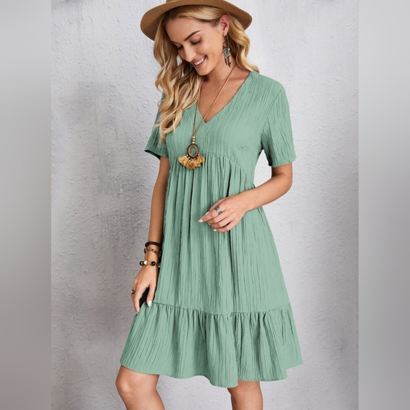 Full Size V-Neck Short Sleeve Dress - Picture 3 of 5